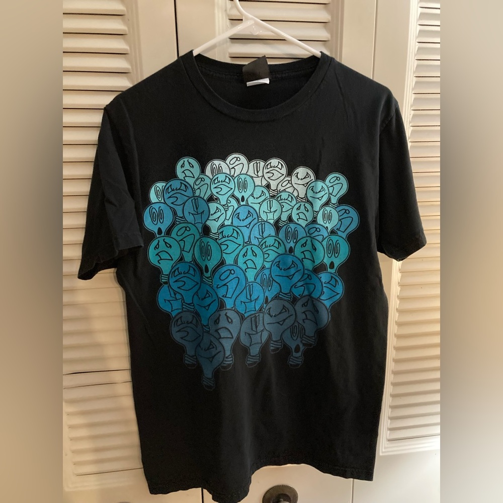 Graffiti shirt men’s large